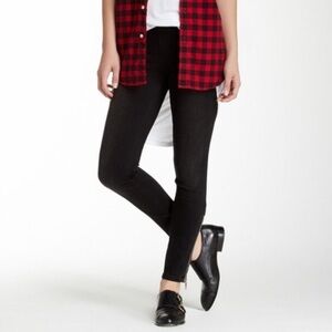 NWT Textile Elizabeth & James Black Alice zipper jeans 30